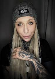 Deani Beanii Tattoo artist avatar