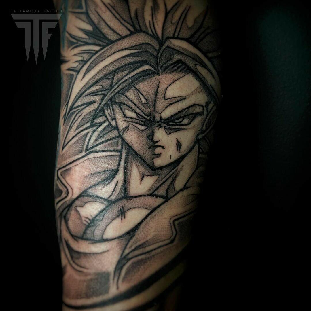 Inksearch tattoo La Familia Tattoo Shop