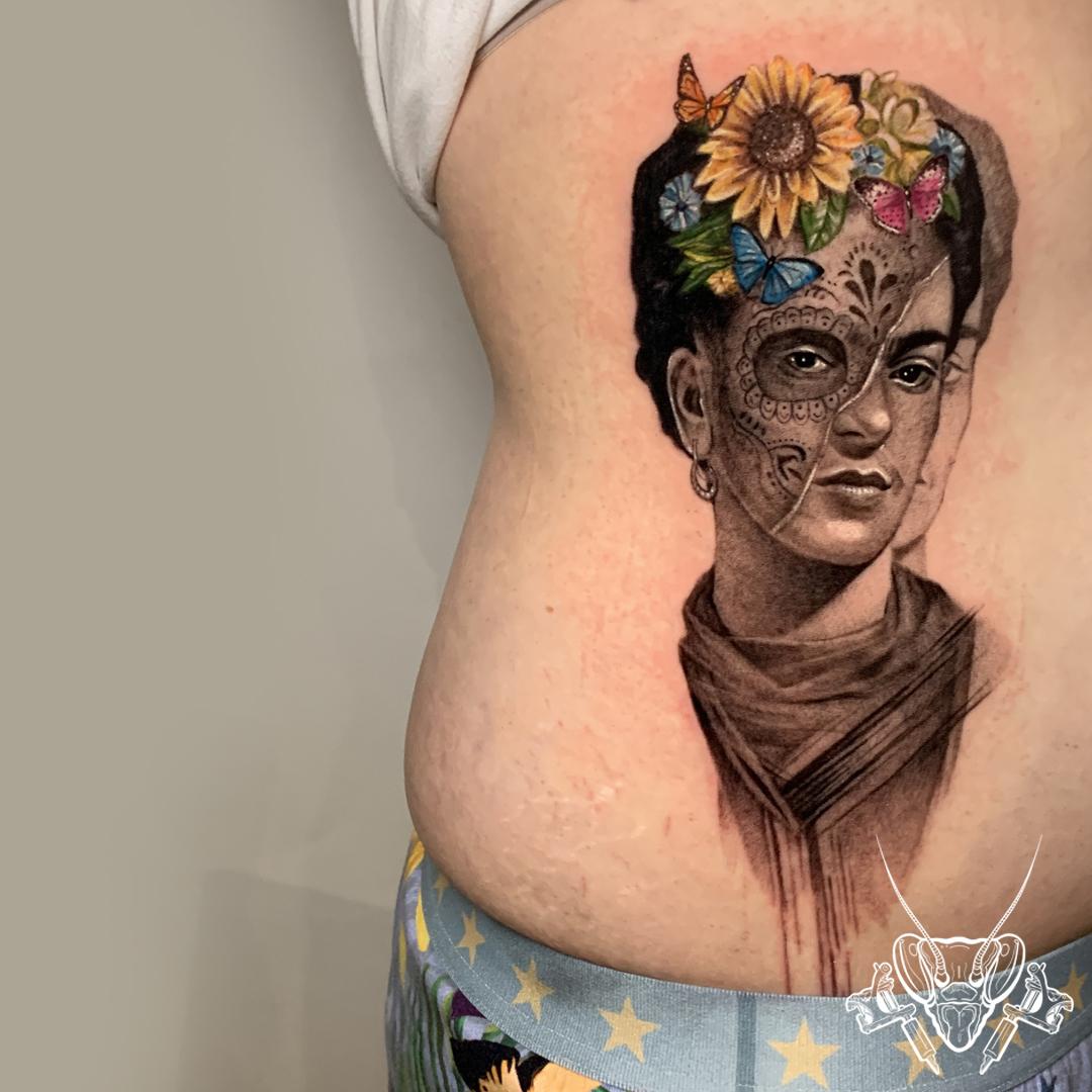 Inksearch tattoo Modliszka Studio Tatuażu
