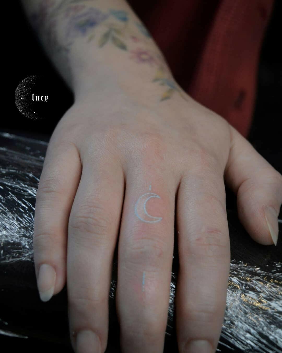 Inksearch tattoo Lucy_handpoke