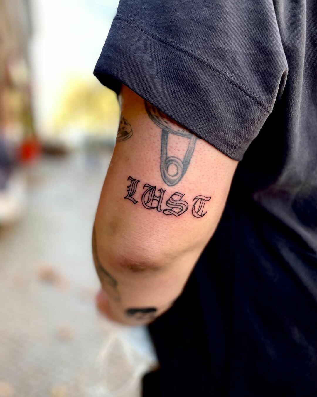 Inksearch tattoo tintenstrich.tattoo