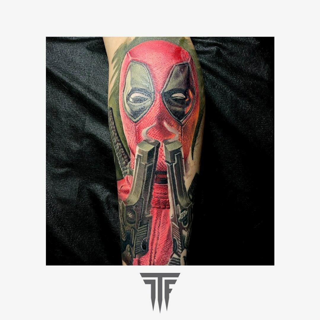 Inksearch tattoo La Familia Tattoo Shop