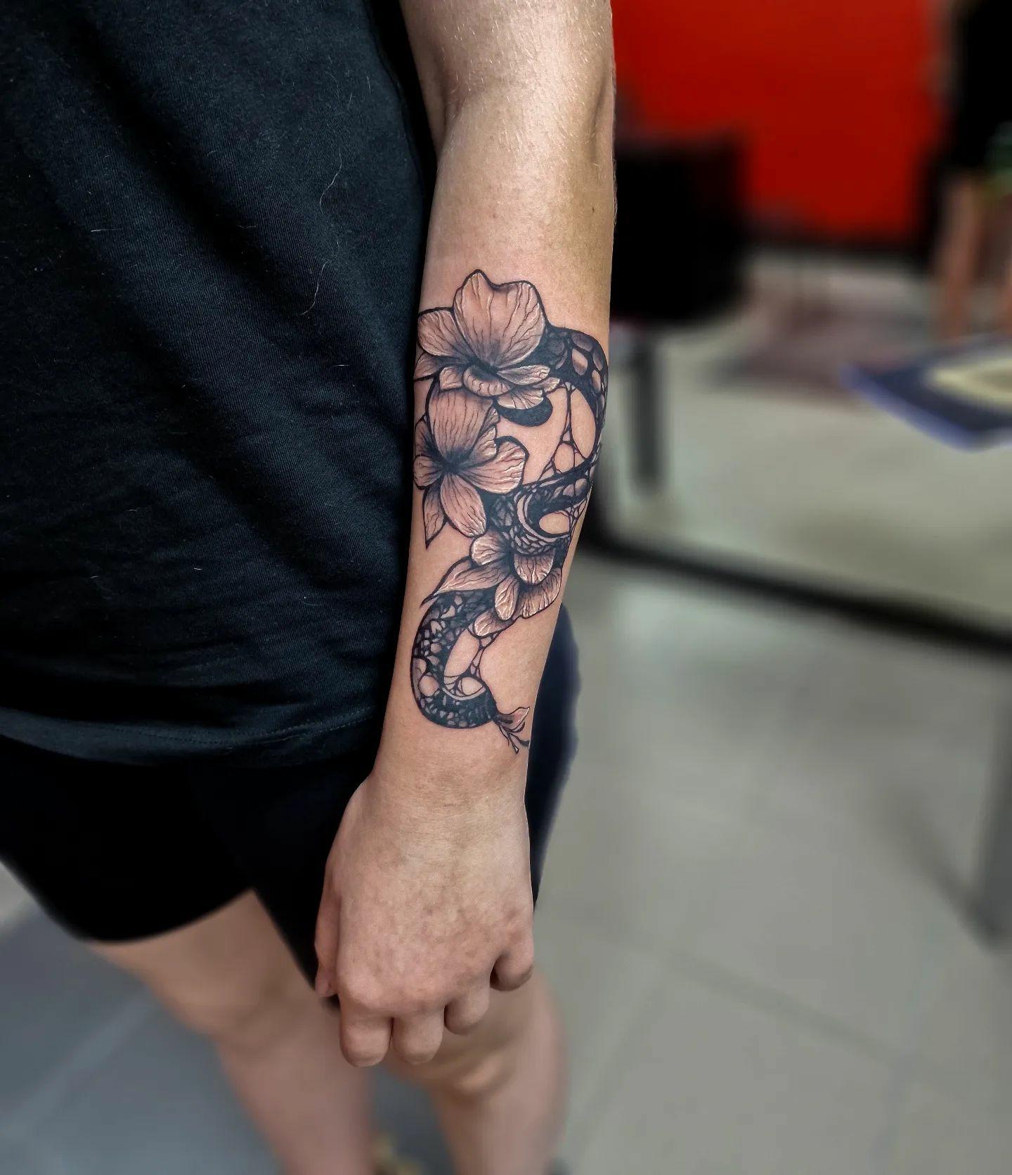 Inksearch tattoo Marzena Yomery Helicki