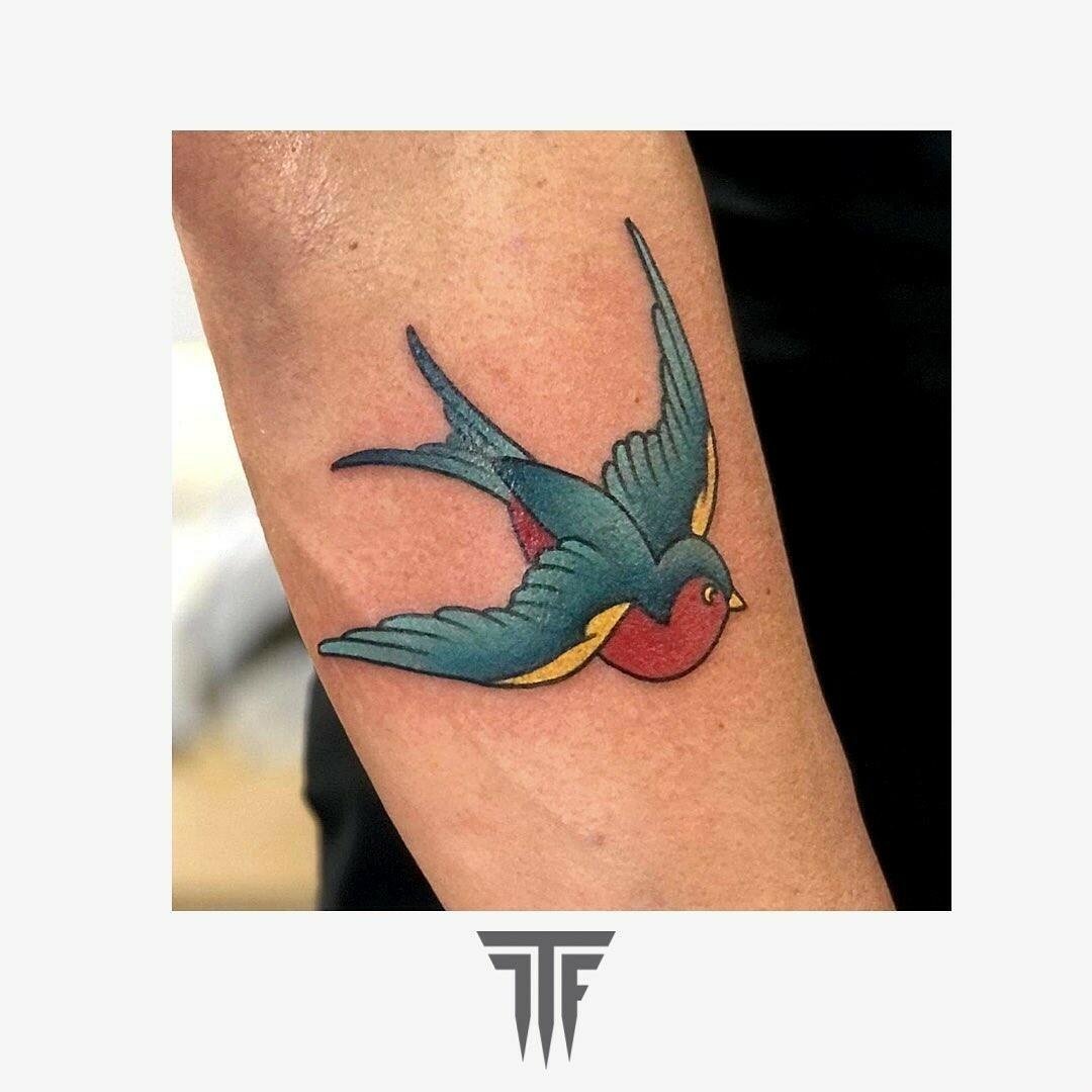 Inksearch tattoo La Familia Tattoo Shop