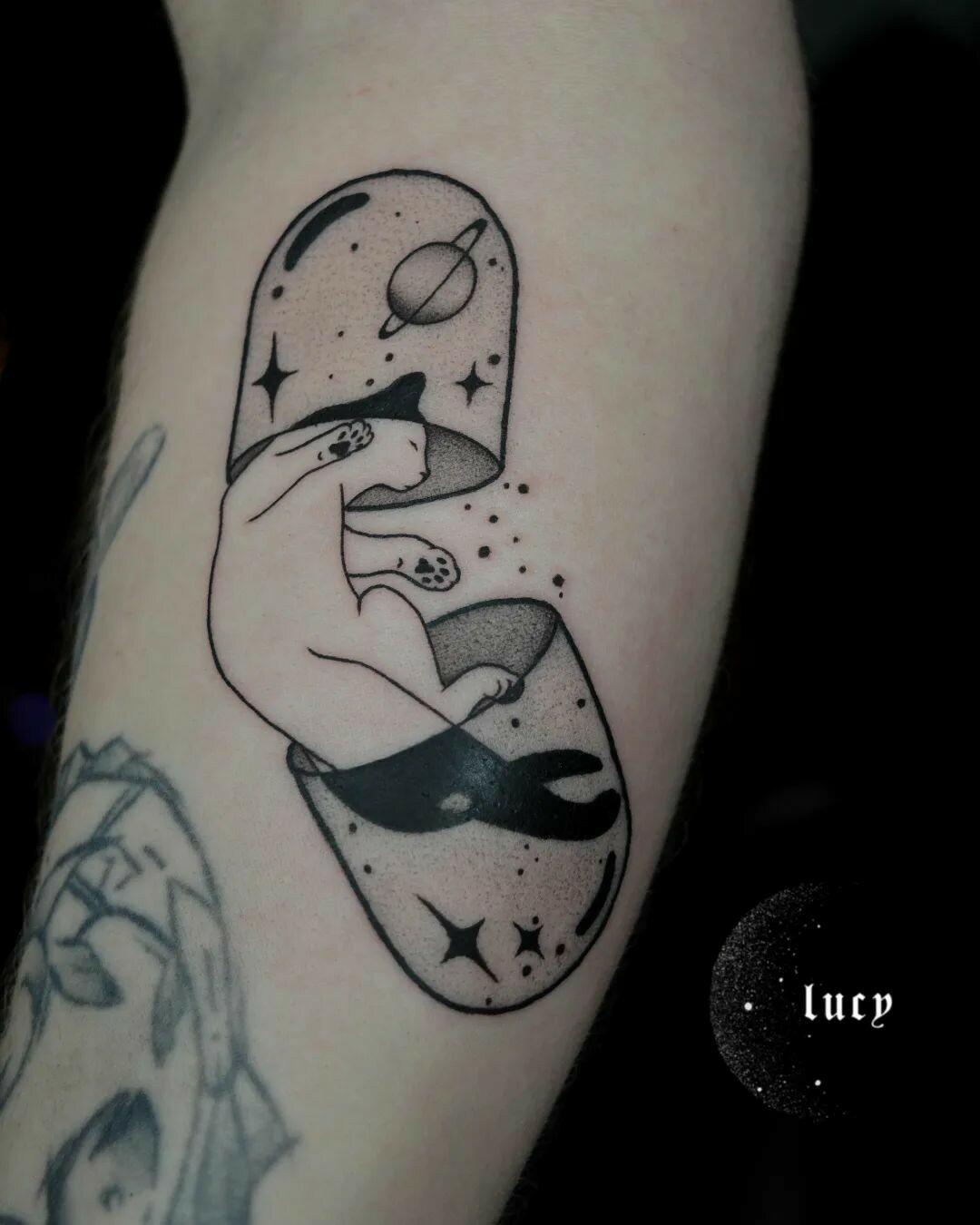 Inksearch tattoo Lucy_handpoke