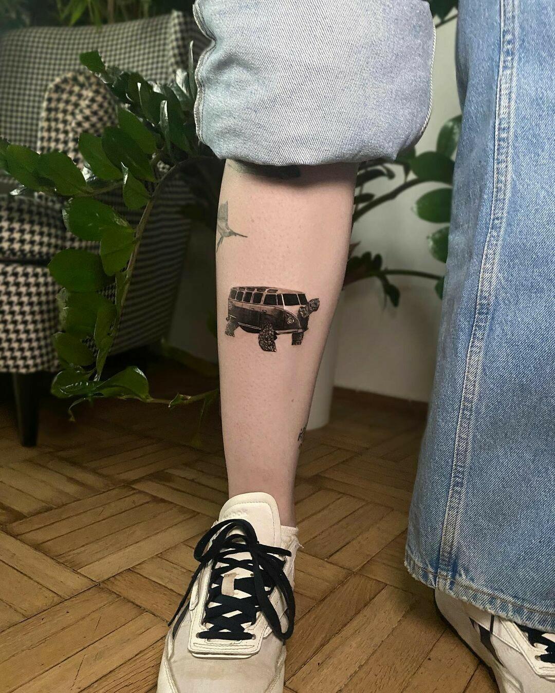Inksearch tattoo Modliszka Studio Tatuażu