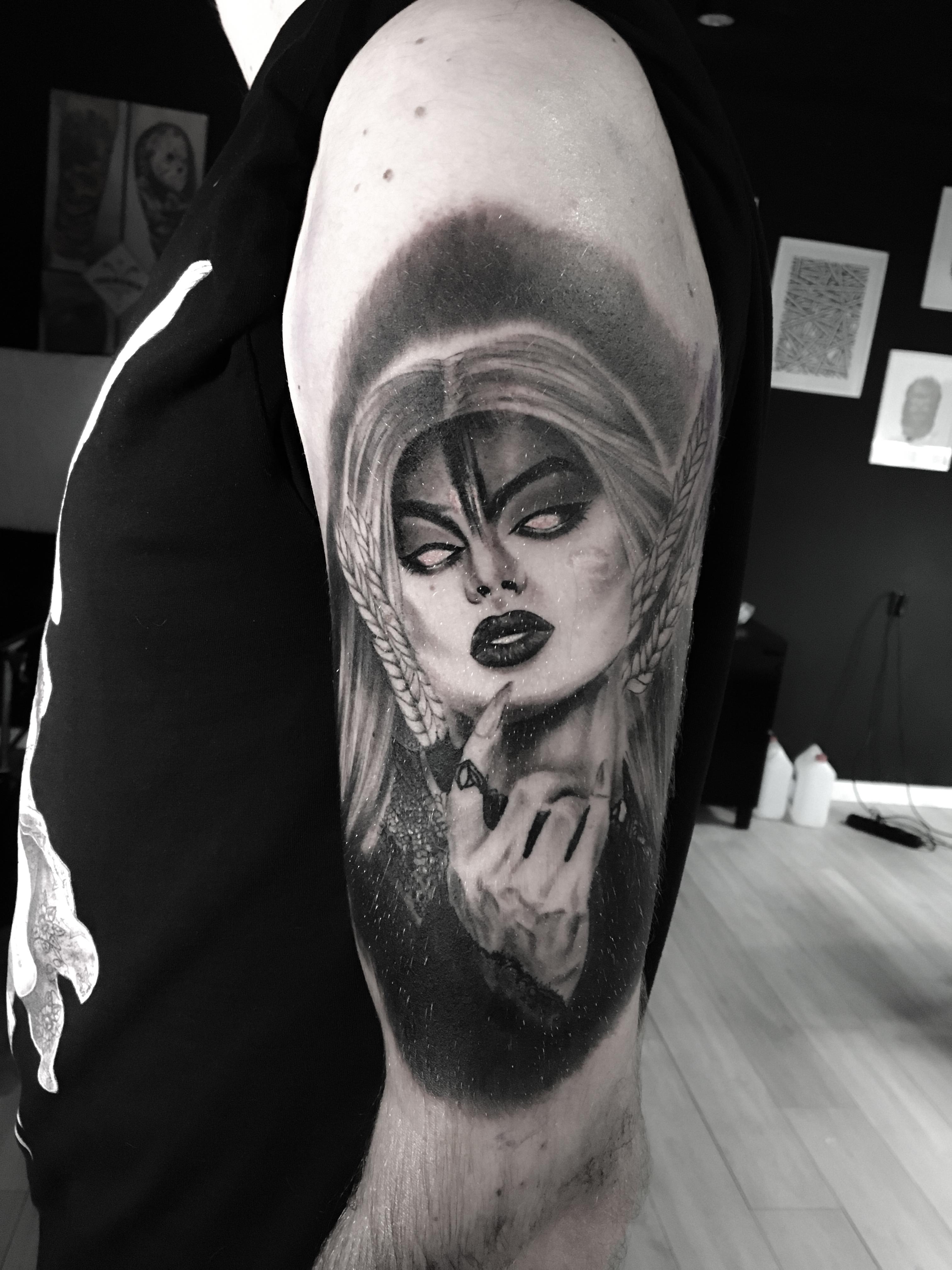 Inksearch tattoo Oliwia