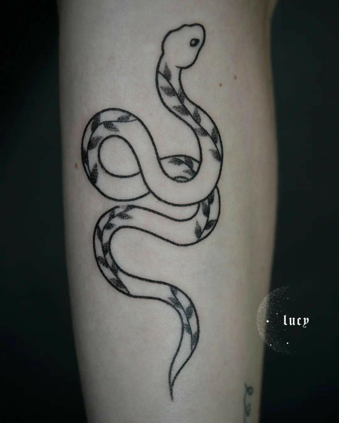 Inksearch tattoo Lucy_handpoke