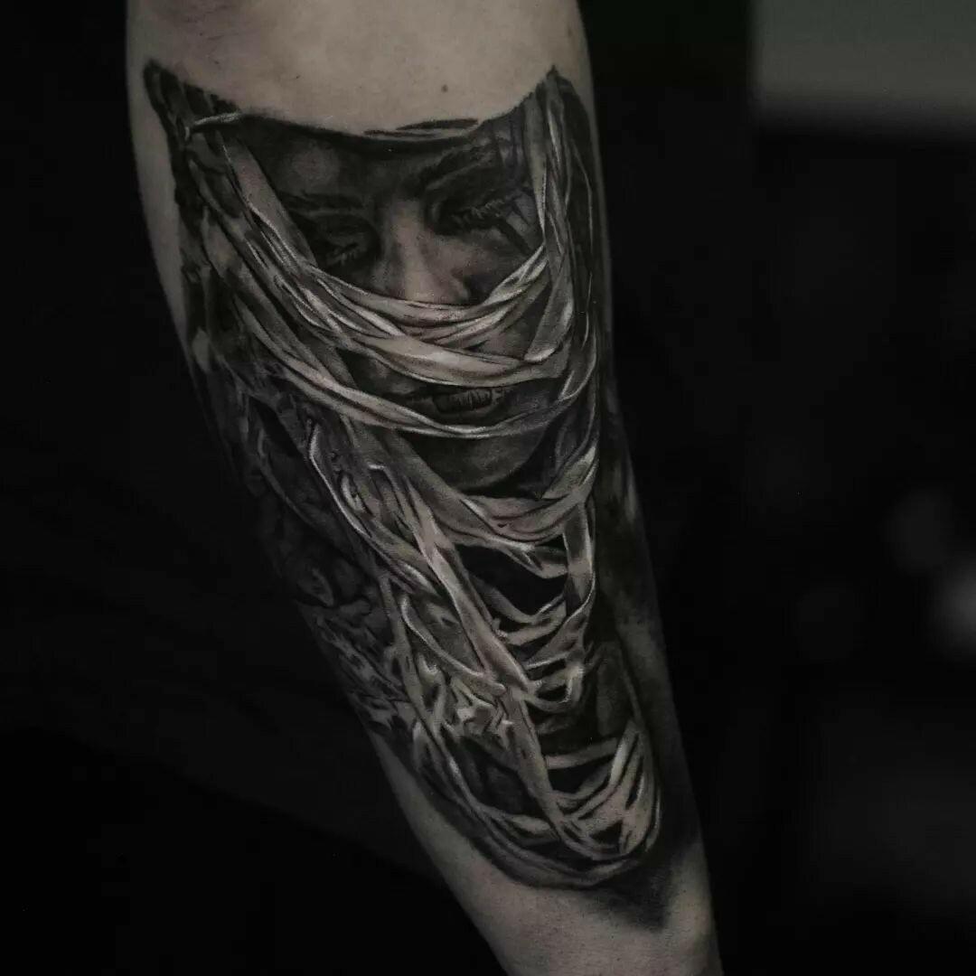 Inksearch tattoo Marcin Nencek Grey eye Tattoo