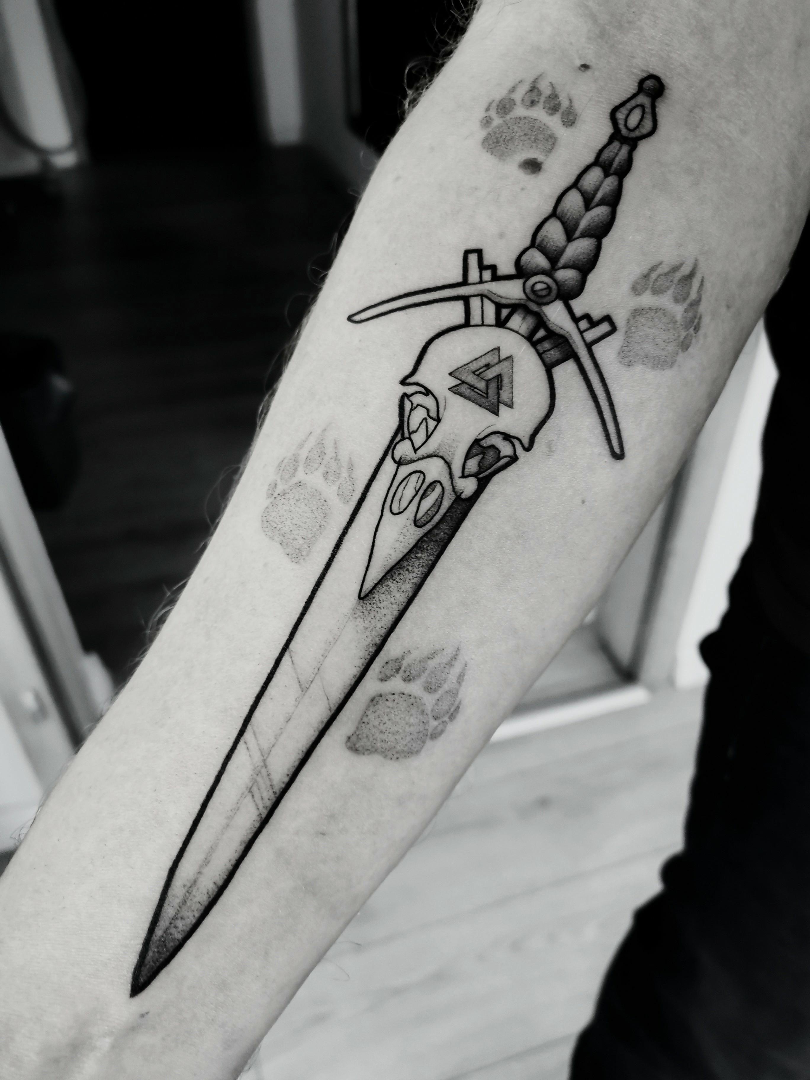Inksearch tattoo Artio.ink
