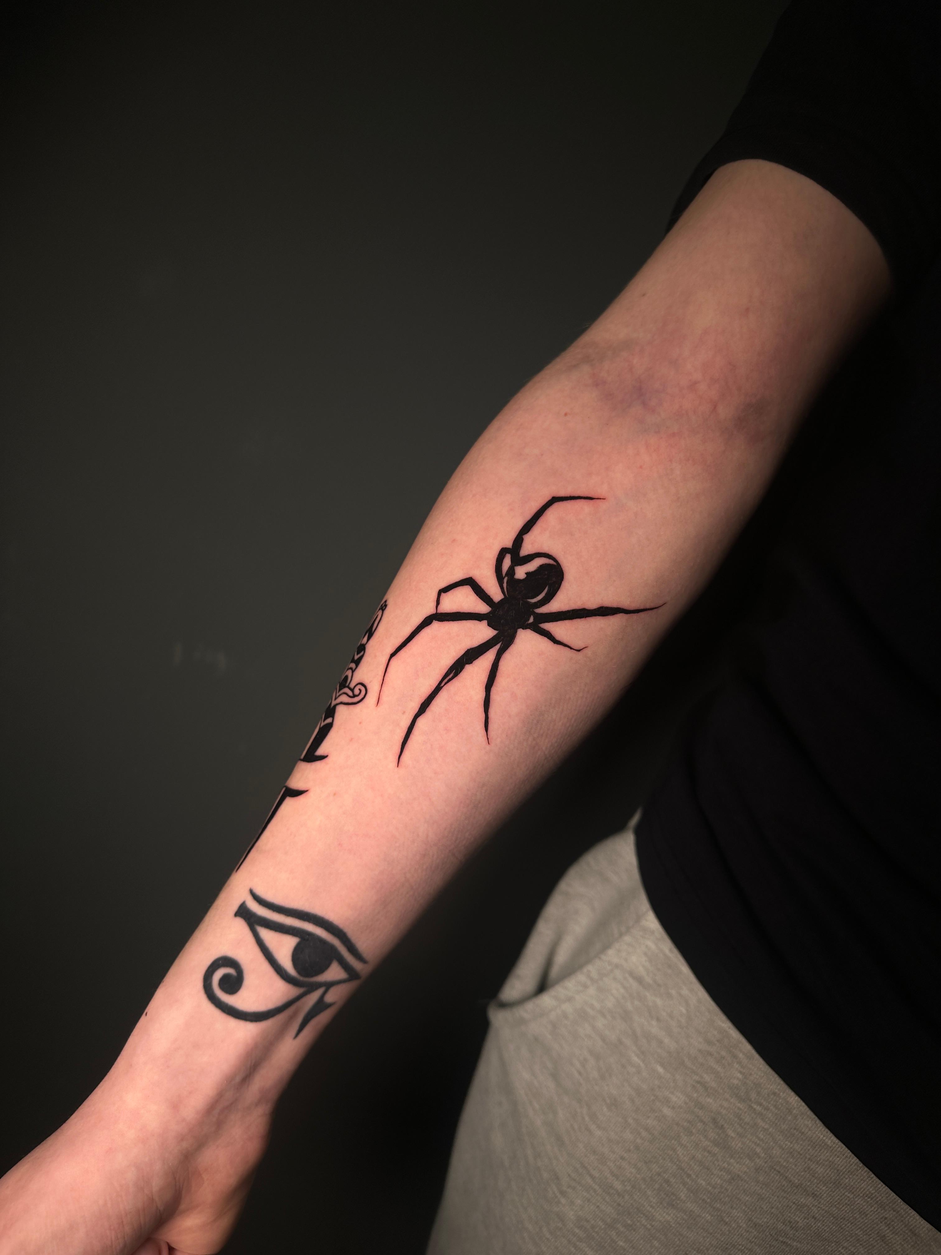 Inksearch tattoo Holo Queen