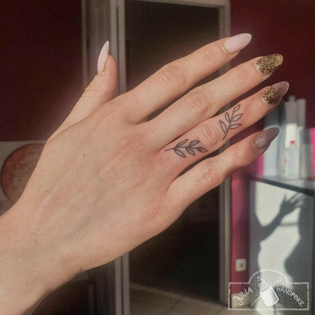 Inksearch tattoo julia.handpoke