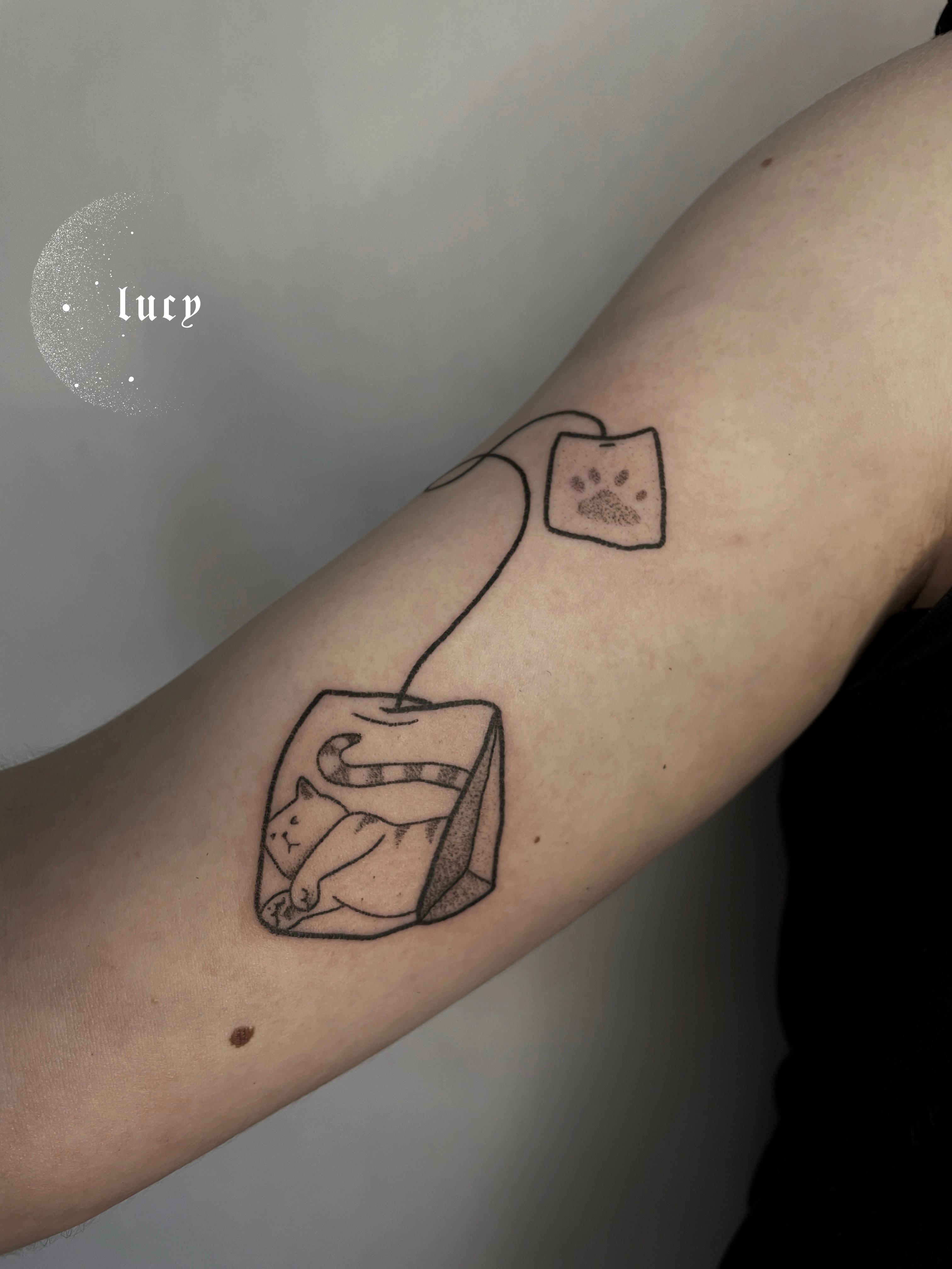 Inksearch tattoo Lucy_handpoke