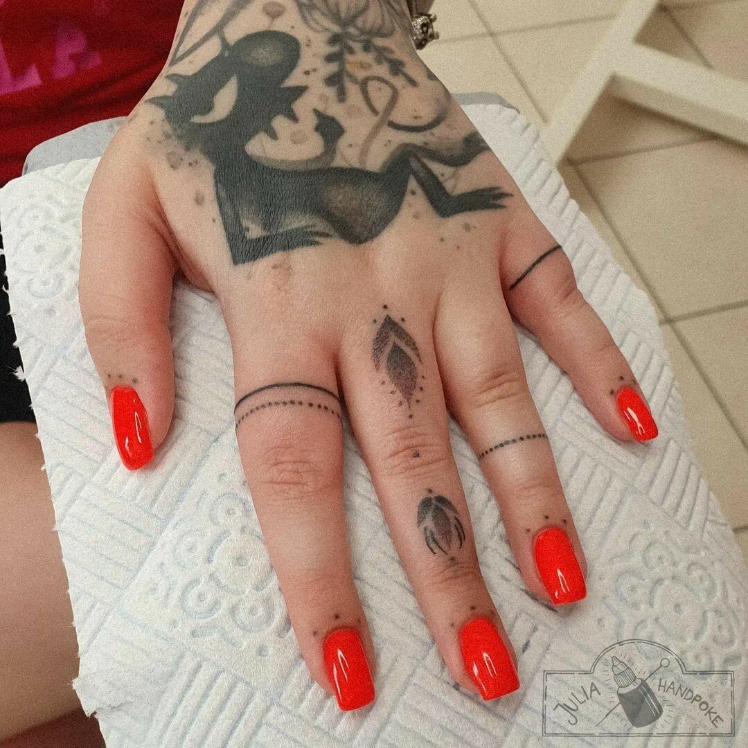 Inksearch tattoo julia.handpoke