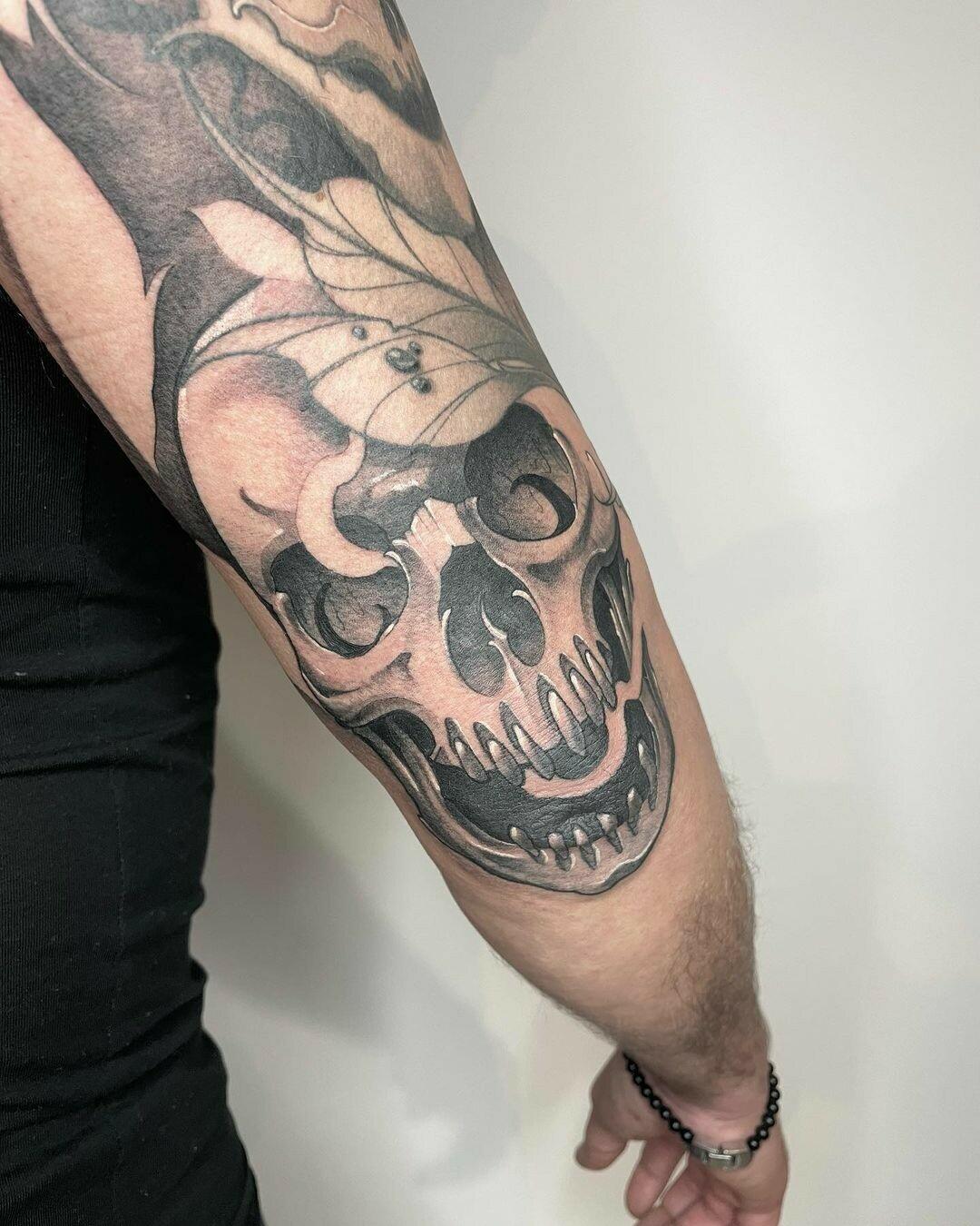 Inksearch tattoo Black Cats Tattoo