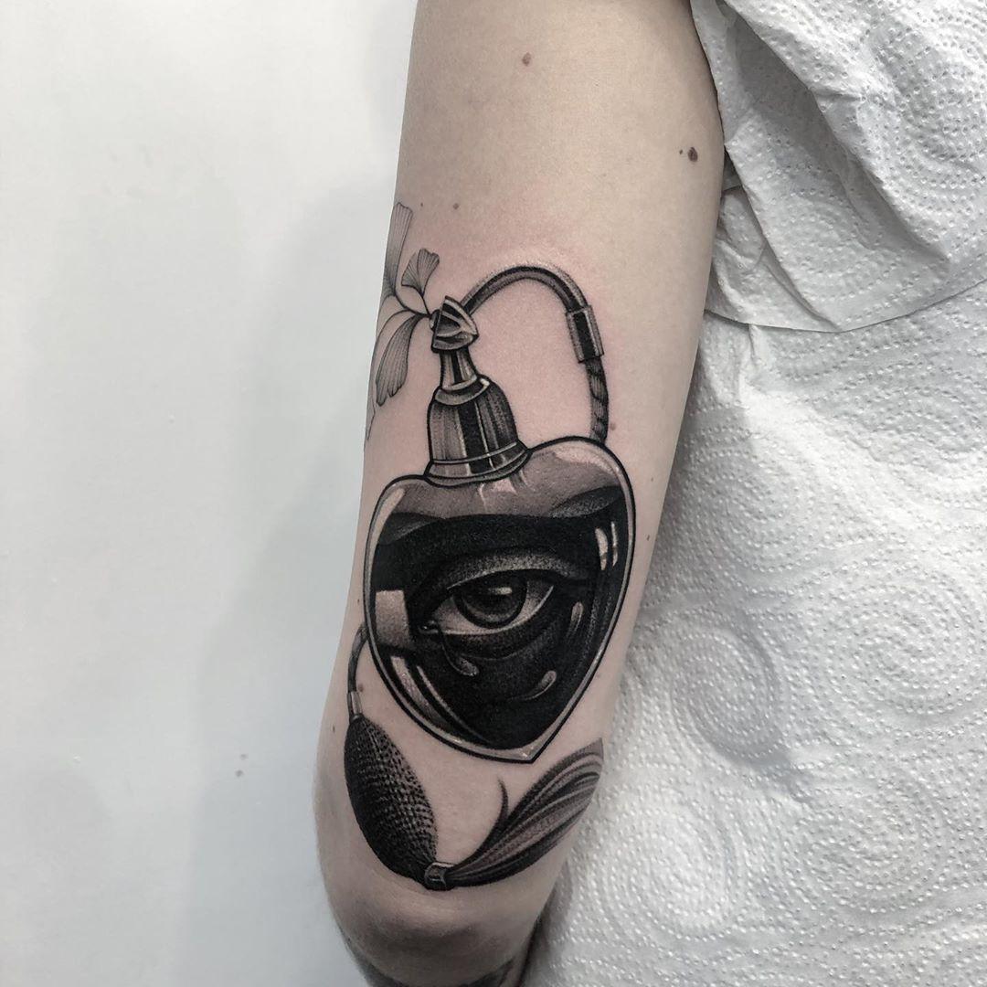 Inksearch tattoo Patryk Chybowski (Boski Tattoo)