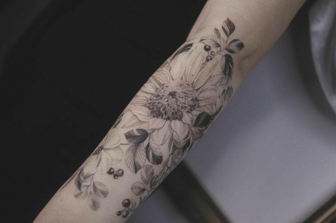 Inksearch tattoo Joasia Luna