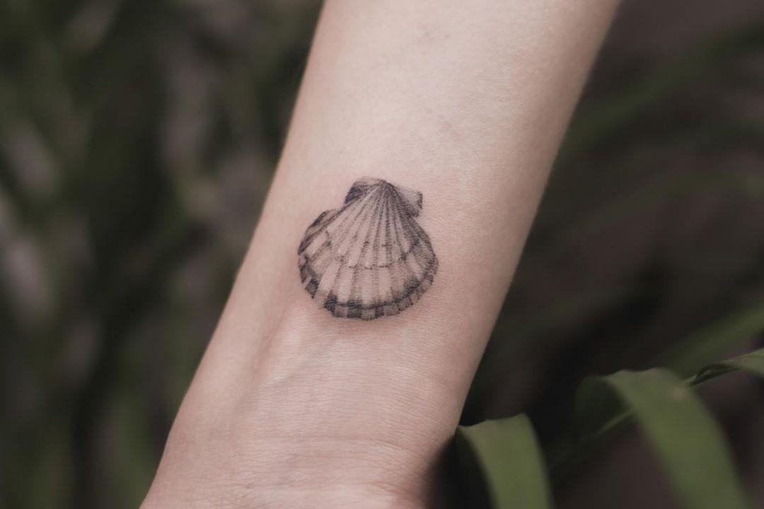 Inksearch tattoo Joasia Luna