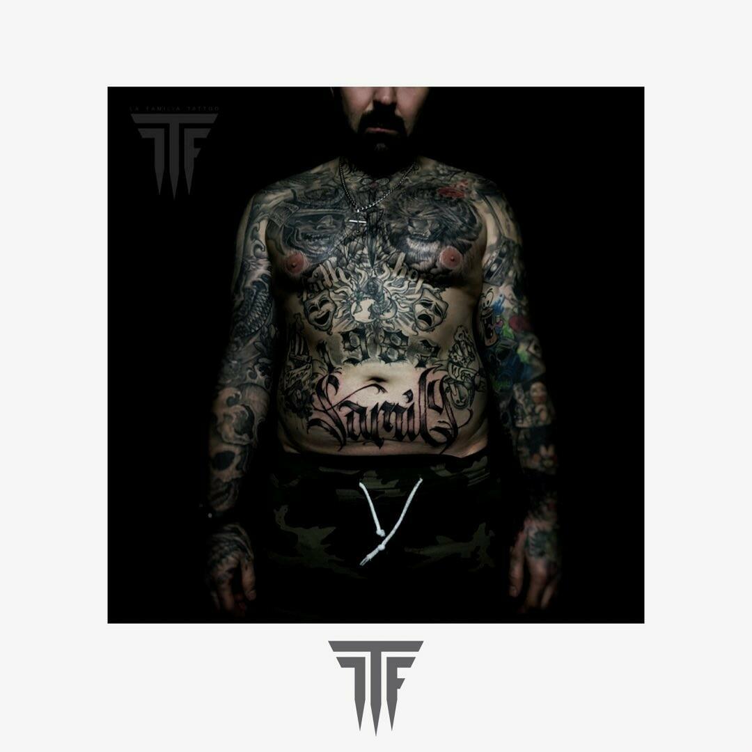 Inksearch tattoo La Familia Tattoo Shop