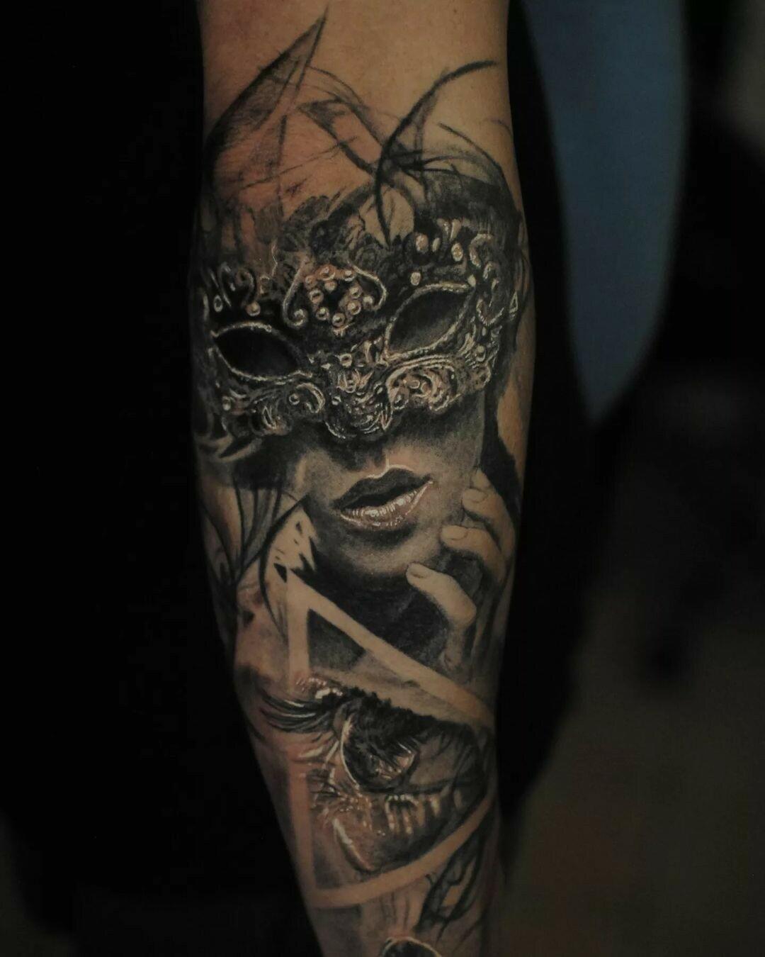 Inksearch tattoo Marcin Nencek Grey eye Tattoo
