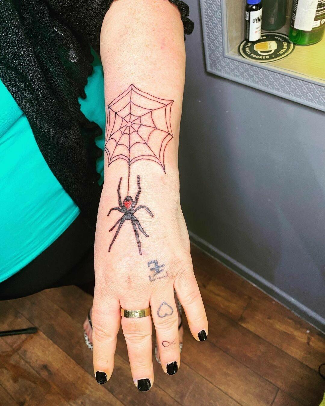 Inksearch tattoo Holly-Louise Sunner