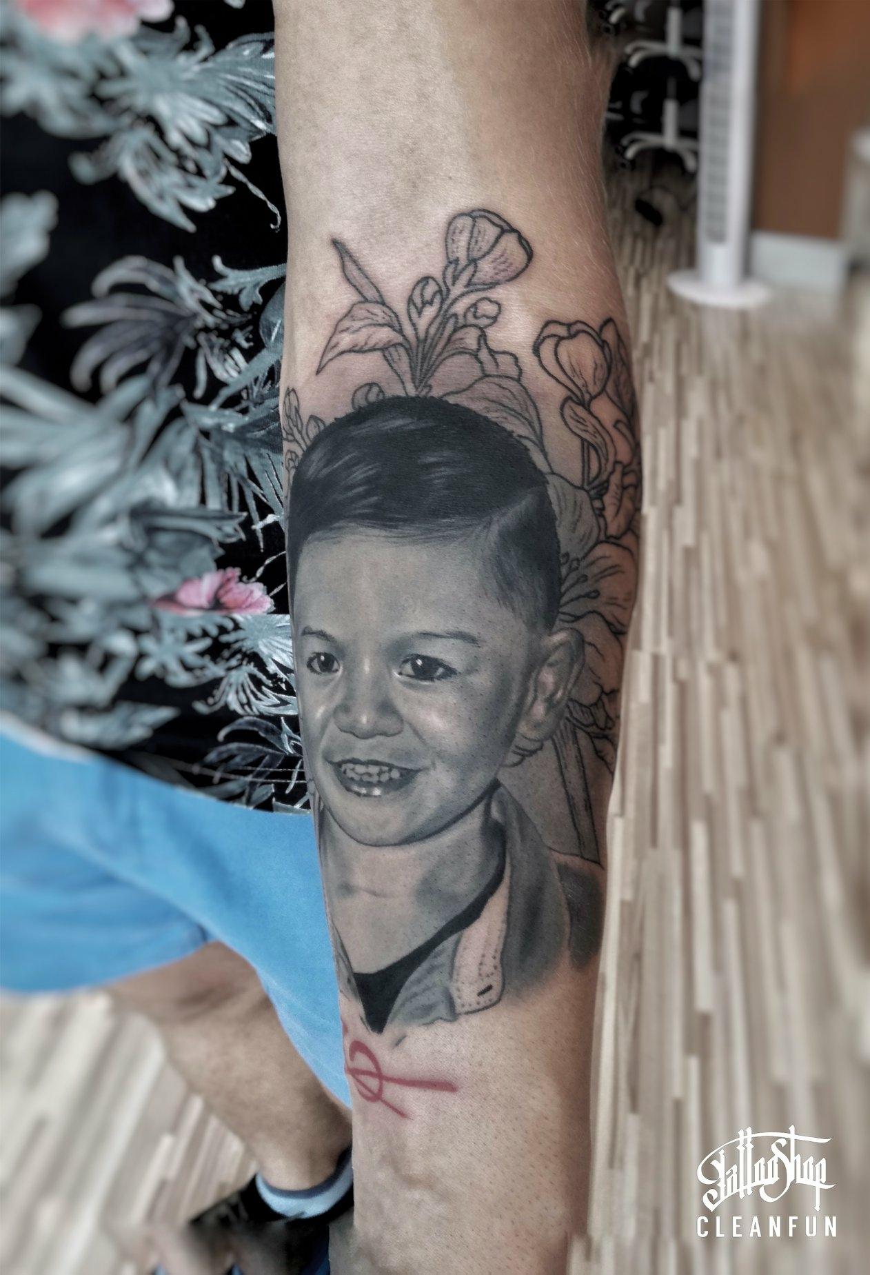 Inksearch tattoo Tomasz Bujacz