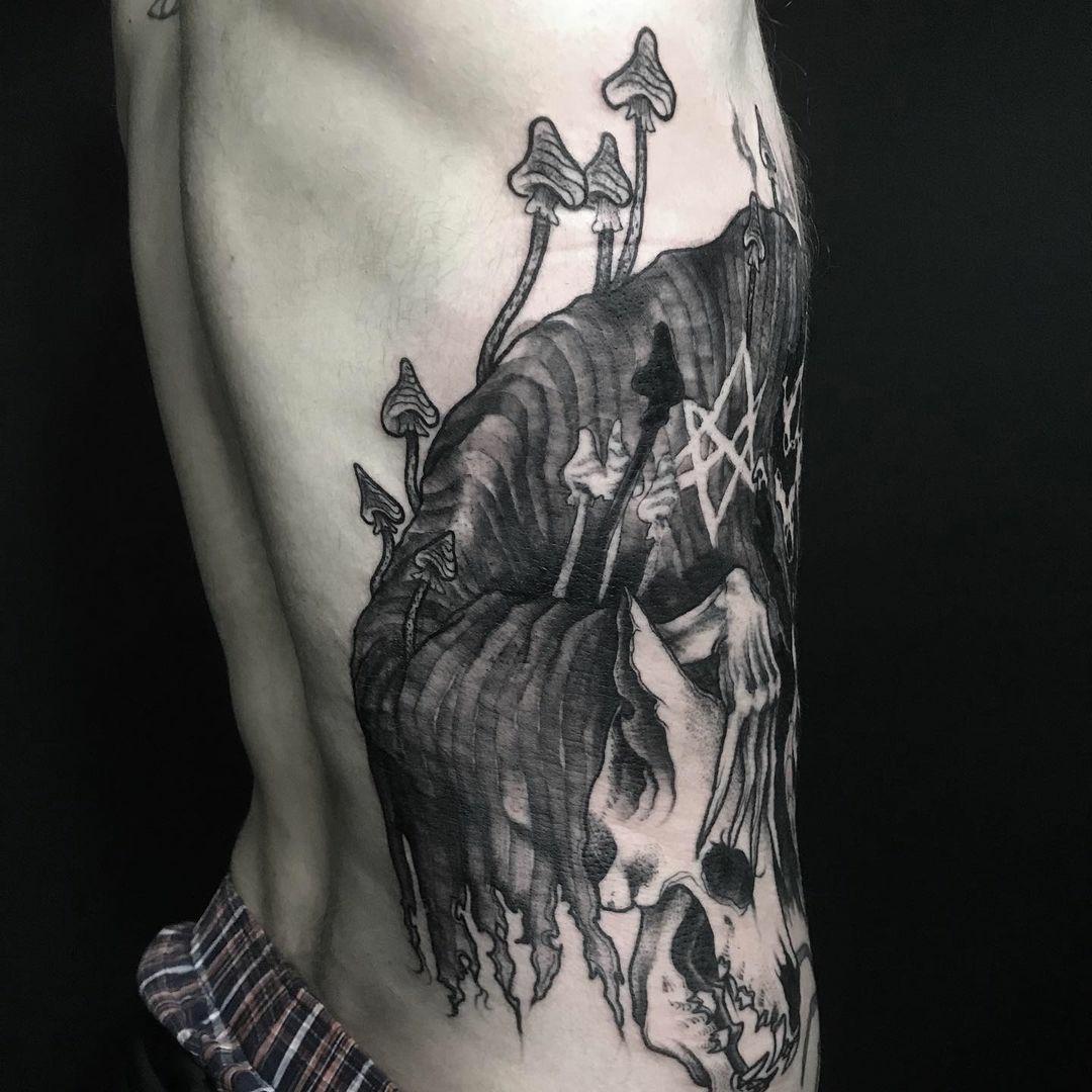 Inksearch tattoo Czarne słońce tattoo