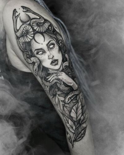 Emanuela Latoszek 🌙 The Sacred Touch ⚜️ inksearch tattoo