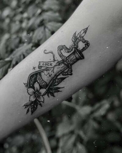 Emanuela Latoszek 🌙 The Sacred Touch ⚜️ inksearch tattoo