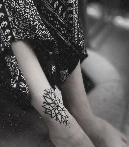 Emanuela Latoszek 🌙 The Sacred Touch ⚜️ inksearch tattoo